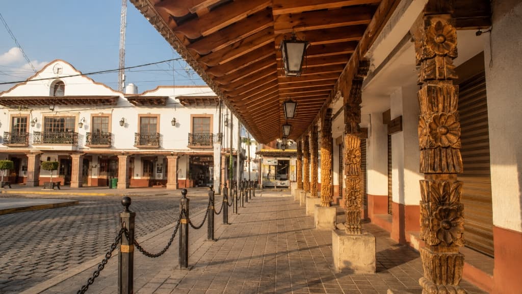 Portales coloniales de Villa de Allende